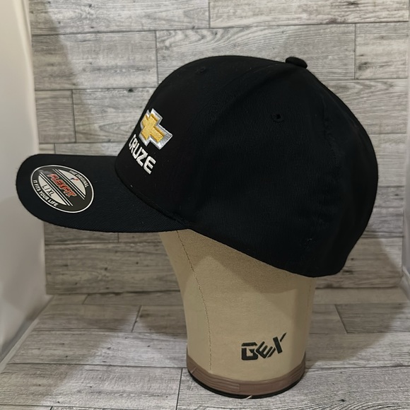 Chevrolet Cruze black fitted baseball cap hat new - Picture 3 of 6